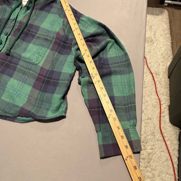 American Eagle Hooded Flannel Shirt Womens Large Green Purple Plaid Cropped L - Picture 6 of 7